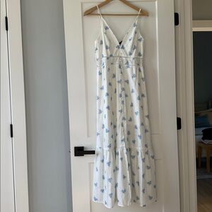 🆕 Simplee | White Dress with Blue Floral Pattern (size L)